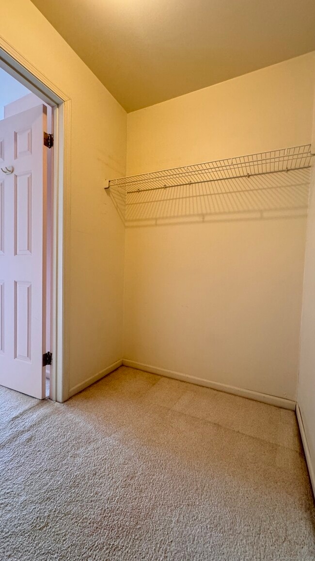 Building Photo - 25 Janet Cir