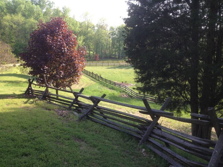 Building Photo - 7220 Chapel Point Rd