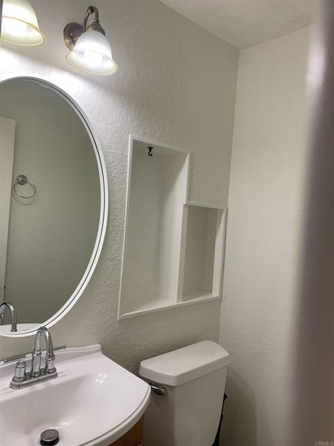 Building Photo - 2062 Linda Ln