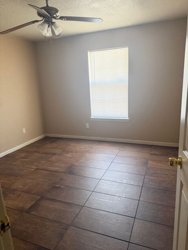 Building Photo - 3606 Littleleaf Dr