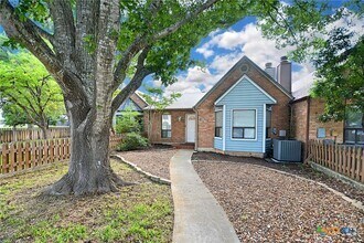 Building Photo - 736 Summerwood Dr