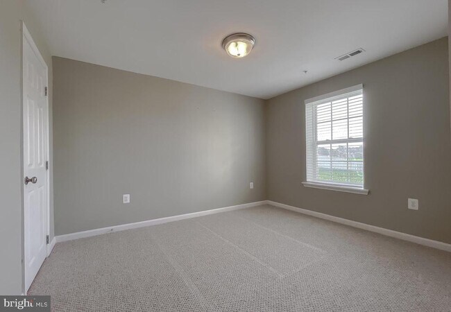 Building Photo - 23246 Lindsay Dr