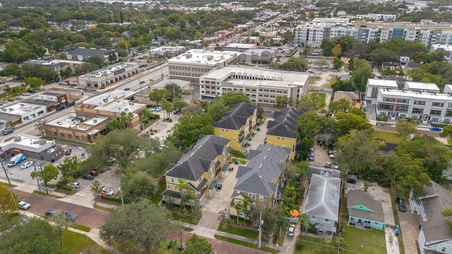 Building Photo - 28 W Esther St