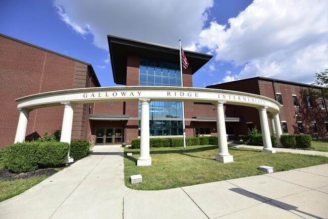 Building Photo - 5710 English Rose Dr