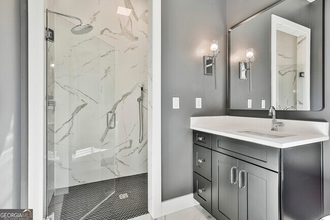 Building Photo - 940 Laurel Brooke Ave