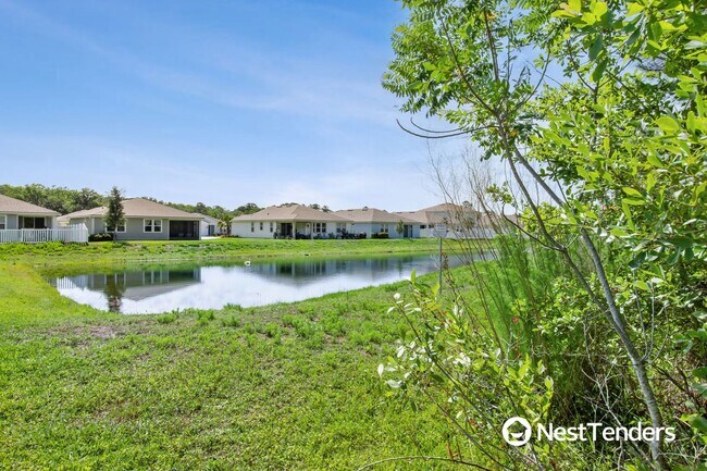 Building Photo - Stunning Northside Home!