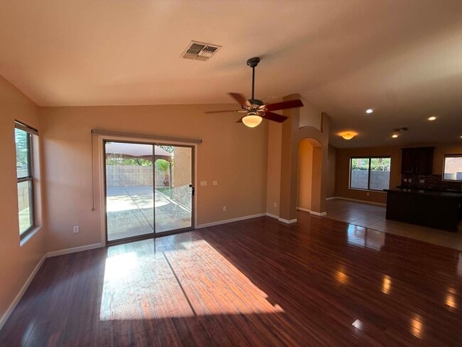 Building Photo - 8370 S Hunnic Dr