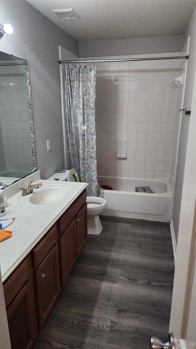 Building Photo - 22207 Greengate Dr