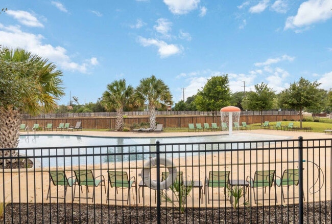 Building Photo - 2430 Castello Wy