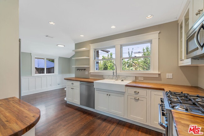 Building Photo - 4609 W 17th St