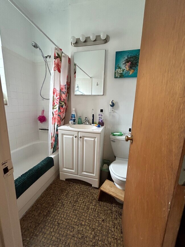 Building Photo - 111 Norway St