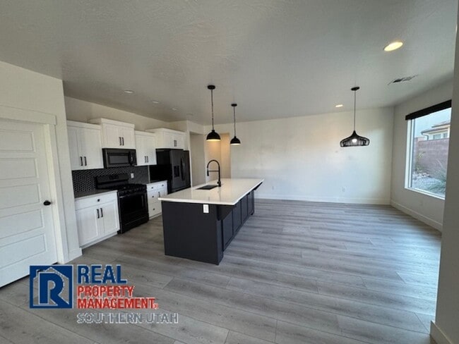 Building Photo - Home in Desert Vista at Desert Canyon