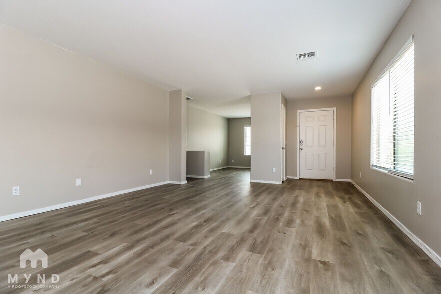 Building Photo - 25797 W Winslow Ave