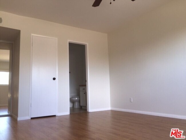 Building Photo - 5252 Coldwater Canyon Ave