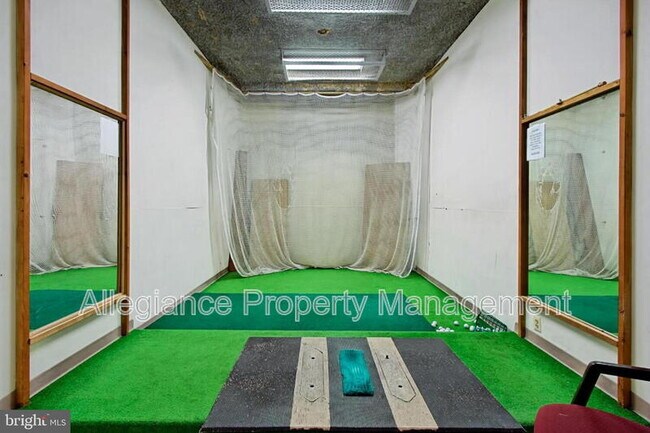 Building Photo - 309 Yoakum Pkwy