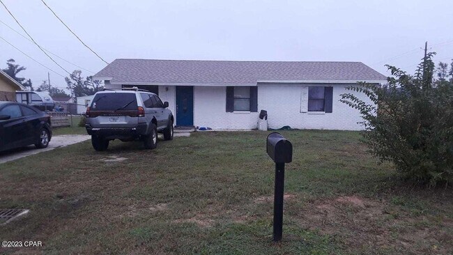 Building Photo - 1402 Arkansas Ave