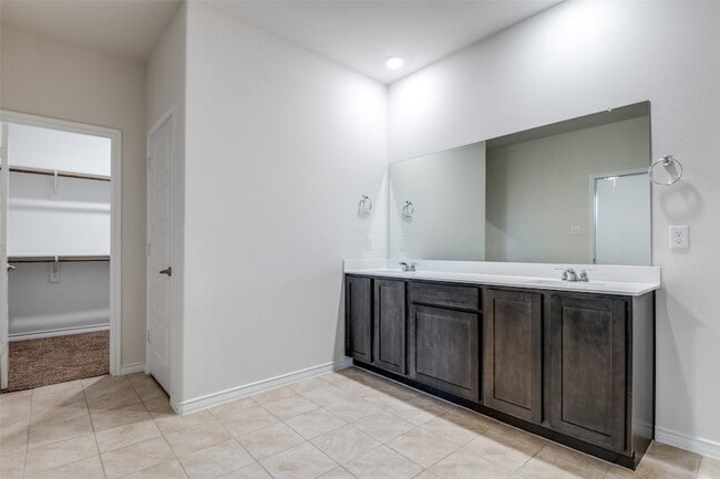 Building Photo - 905 Philadelphia St