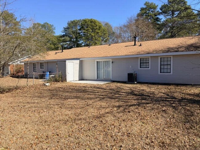 Building Photo - Newly Updated Duplex Unit in Riverdale