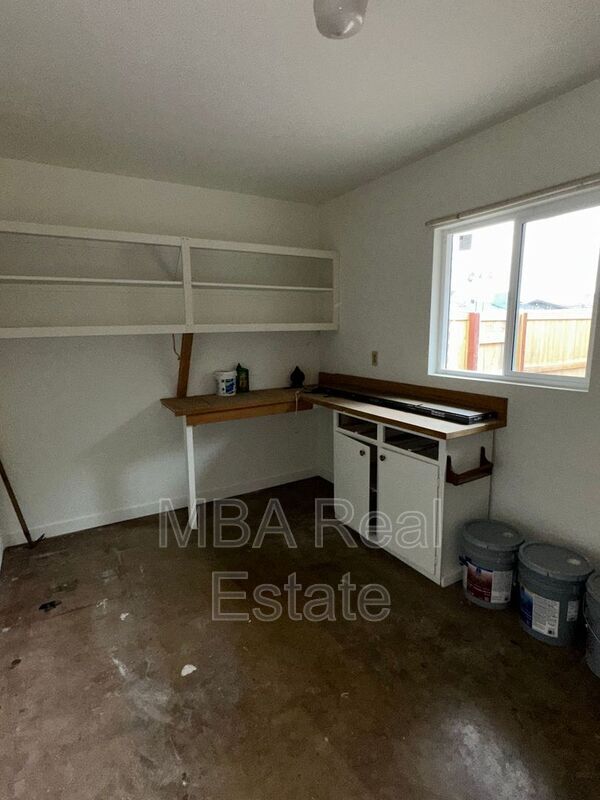 Building Photo - 660 W Erie St