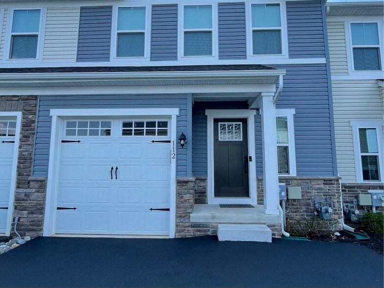 Building Photo - 112 Azalea Dr