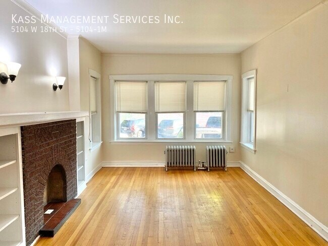 Building Photo - 5104 W 18th St