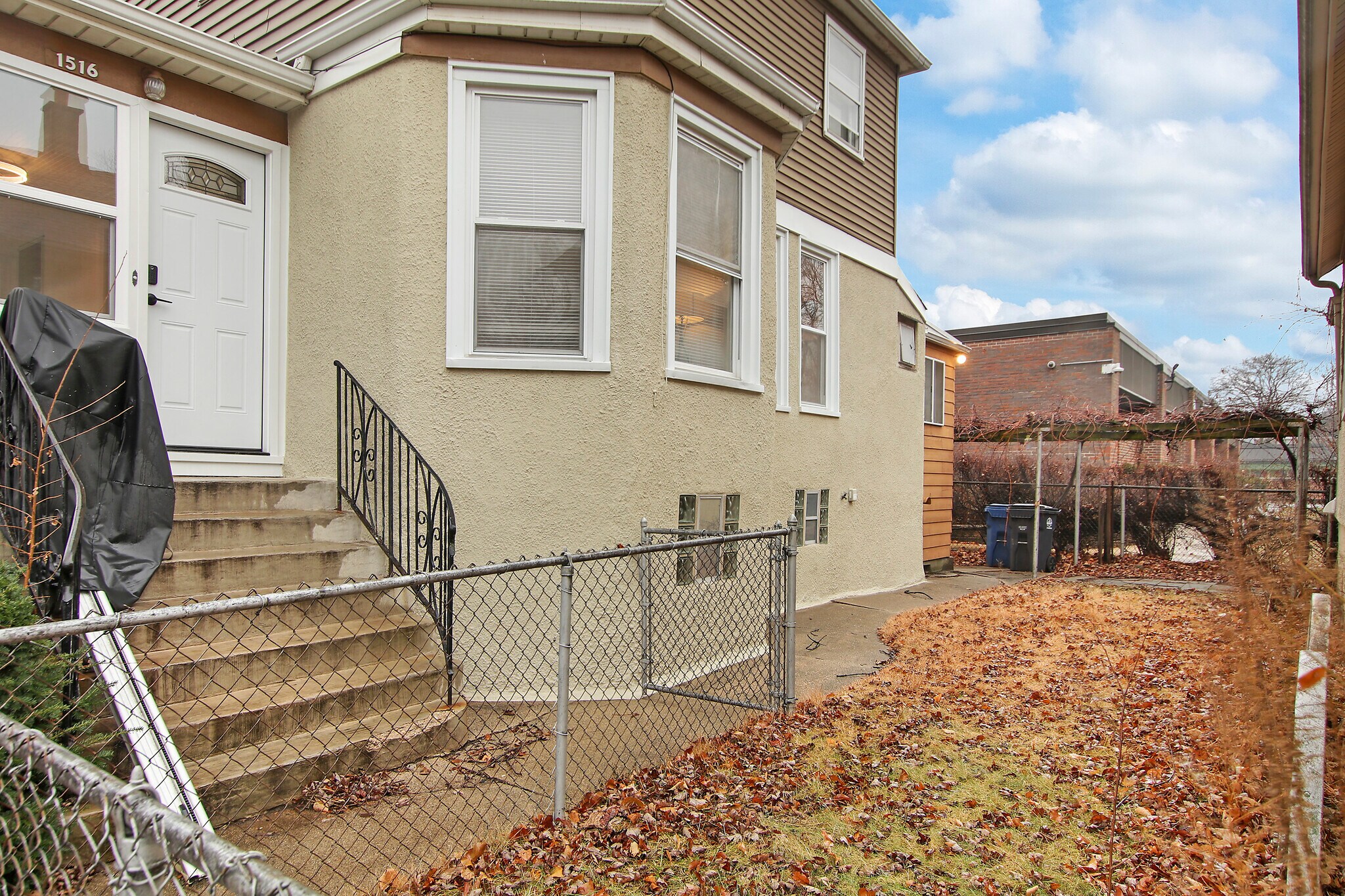 Building Photo - 1516 Lee St