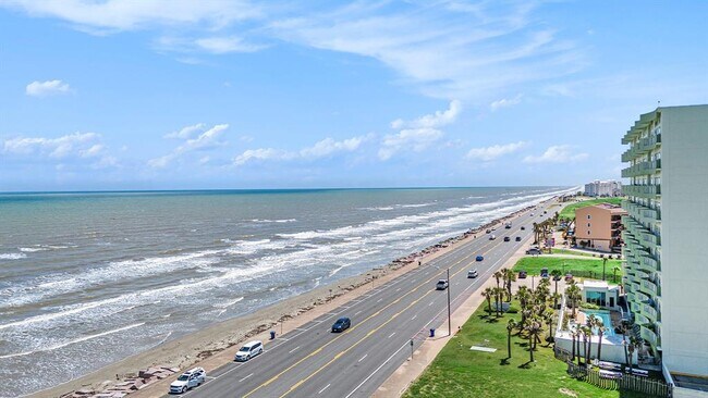 Building Photo - 9420 Seawall Blvd