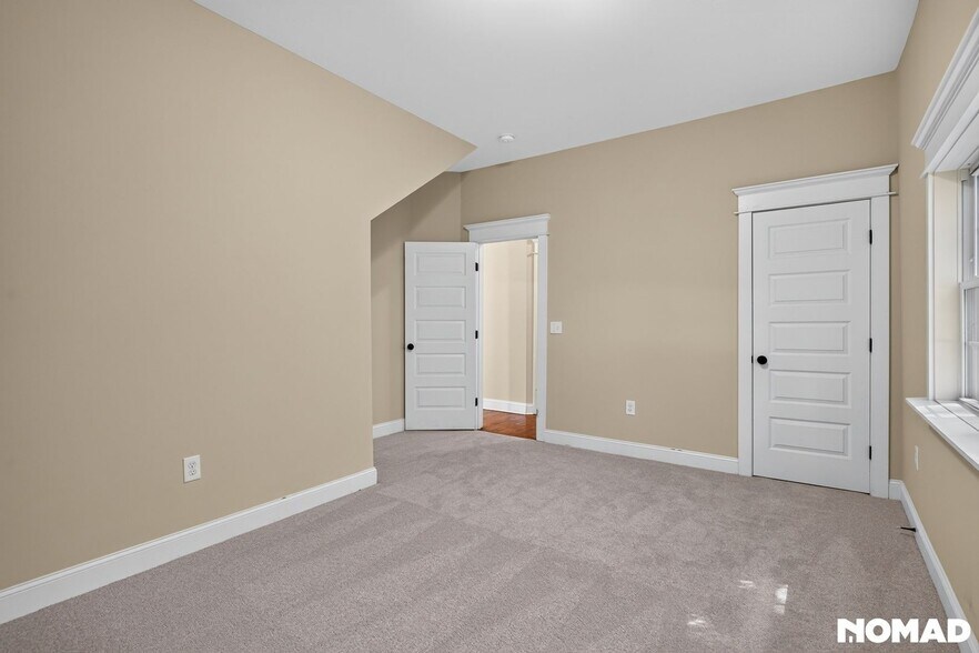 Building Photo - 1040 Sharpe Ave