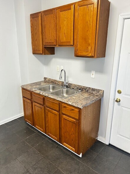 Kitchen - 4523 Homer Ave