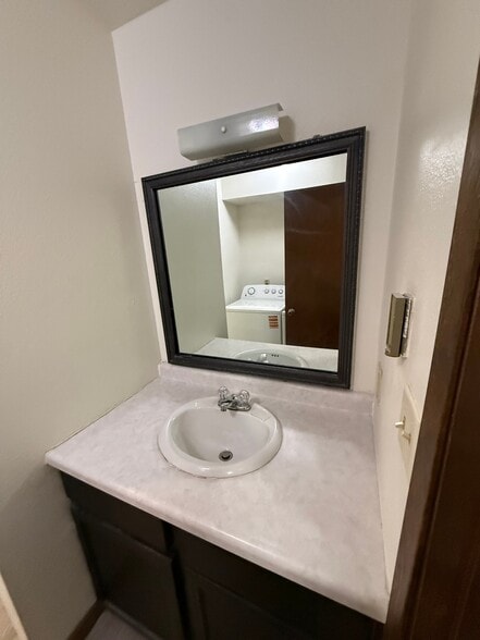 Building Photo - 732 Great Plains Ct