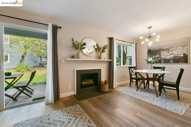Building Photo - 18 Emery Bay Dr