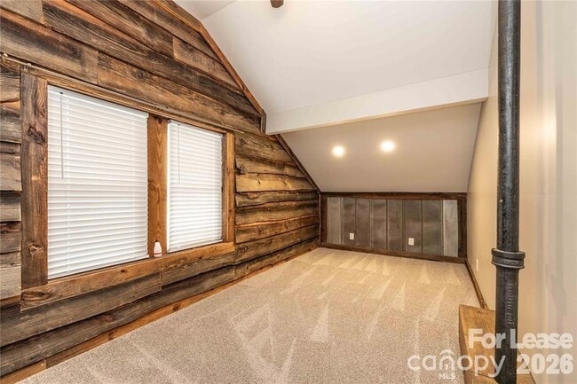 Building Photo - 123 E 2nd St