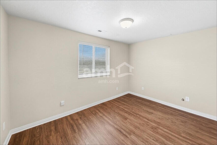 Building Photo - 2475 W 1325 N