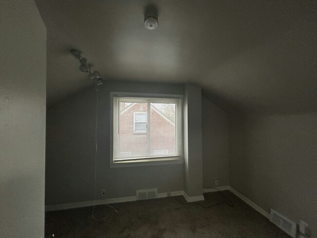 Building Photo - 5979 Lodewyck St