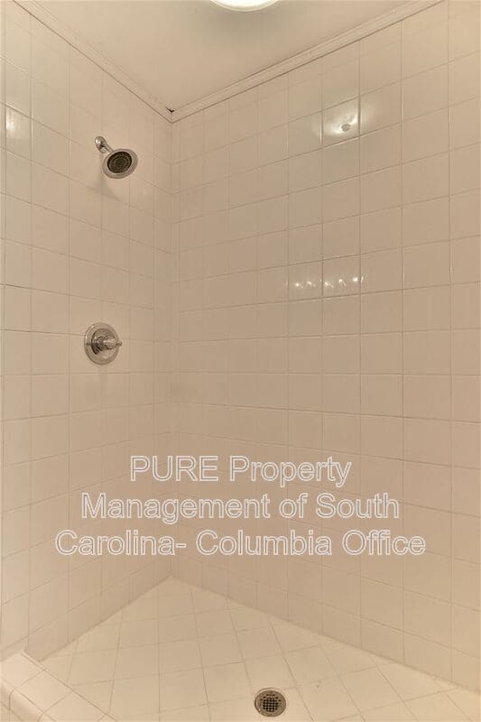 Building Photo - 901 Indigo Ave