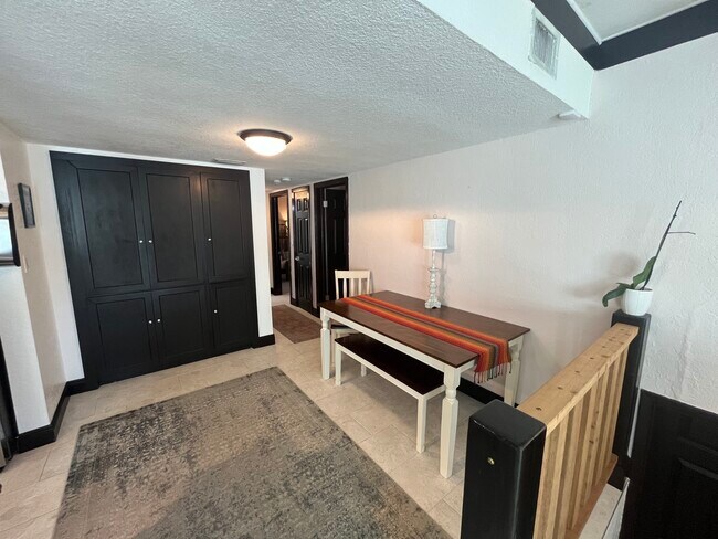 Building Photo - 1207 Riverbreeze Blvd