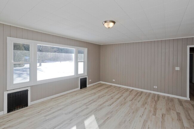 Building Photo - 16 Knightville Dam Road