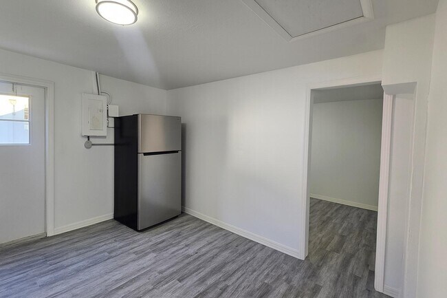 Building Photo - 3633 Rock Royal Dr