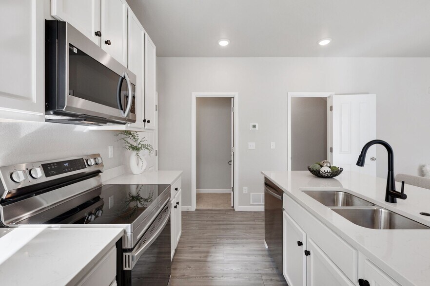 Building Photo - 1440 Coral Pl