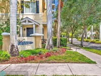 Building Photo - 563 NW 35th Pl