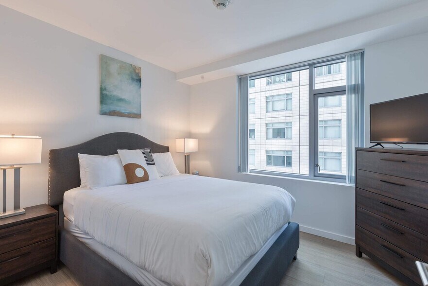 Building Photo - 250 Kendall St