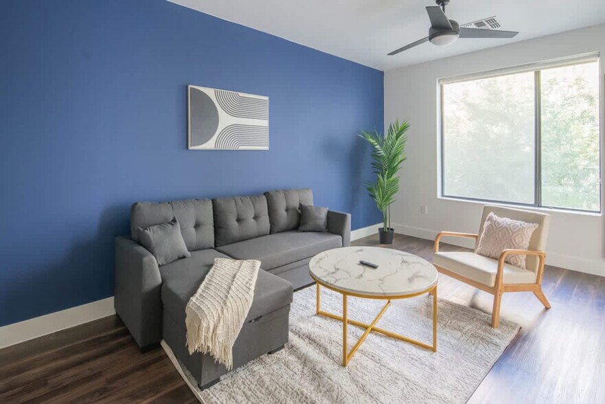 Building Photo - 701 W Rio Salado Pkwy