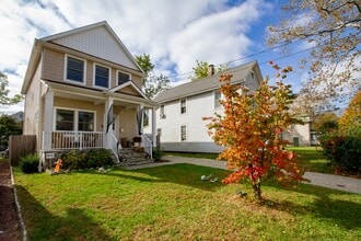 Building Photo - 41 Bank St