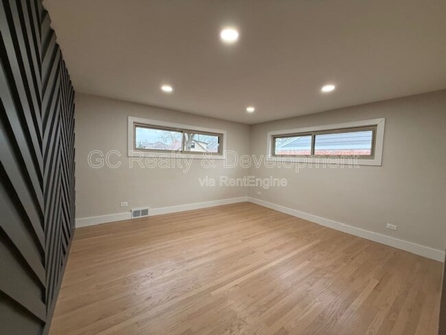 Building Photo - 465 Alexander Blvd