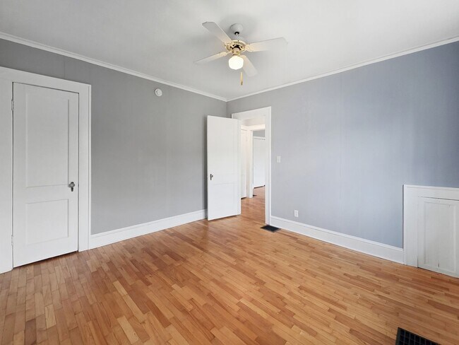 Building Photo - Charming East Point Duplex with Modern Updates & Private Yard