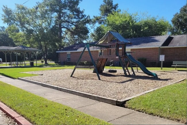 Building Photo - 2050 S Byrd Ave