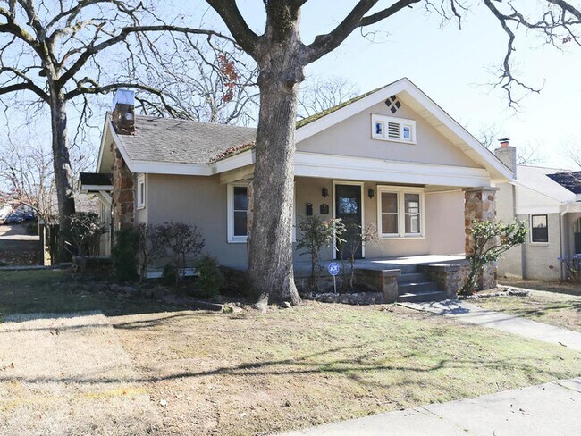 Primary Photo - 723 N Monroe St