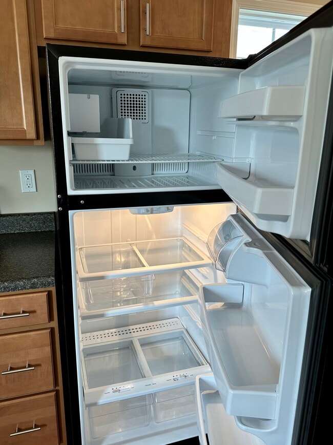 Fridge with ice maker - 2312-B Belle Ave NE