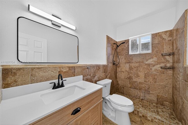 Building Photo - 426 SW 26th Rd