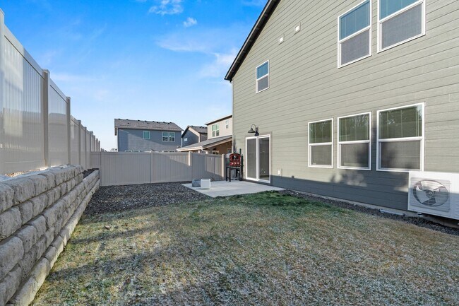 Building Photo - 2 year old 4 Bed 3 bath Liberty Lake Home offering 2330 sq/ft of living space